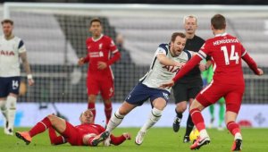 Семейство Глейзър потушава гнева на феновете на Юнайтед с...Хари Кейн