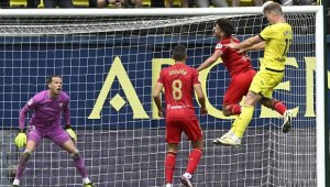 „Жълтата подводница“ потопи Севиля след инфарктен обрат