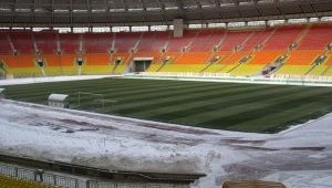 Германците тренират на изкуствен терен за Русия