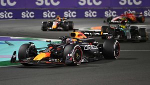 Скука и в Джеда! Макс и Чеко с нова двойна победа за Ред Бул