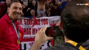 Фен на Юнайтед към Ибра: Остани и ти давам жена си! 