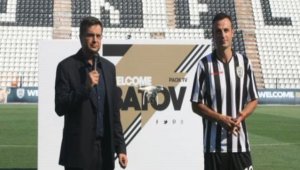 10 000 фена приветстваха Бербатов на "Тумба" + ВИДЕО