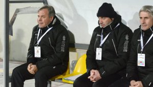 СКАНДАЛ: Новият треньор на ЦСКА има още договор с Пирин, чакат го на работа