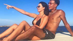Деле Али скъса със сочната Руби, замени я с едрогърда златотърсачка + ГАЛЕРИЯ