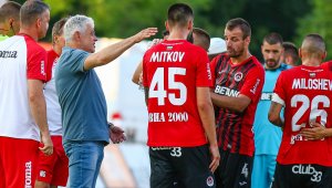 Голям интерес от чужбина към вратаря на Локо София