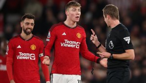 С футбола са зле: Ман Юнайтед се мести на голф игрище