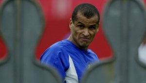 ОФИЦИАЛНО: Ривалдо идва за финала Левски – Славия