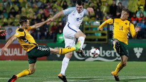 Англия спечели в Литва без да блести