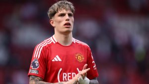 Челси може да включи нападател в потенциална сделка за Гарначо