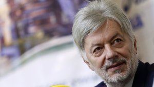 Вальо Михов: Защо политиците изведнъж започнаха да разбират от футбол?