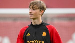 Младок от Рома забърса секси кака + СНИМКА