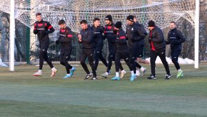 От втори опит: "Лъвовете" отлетяха за Катар
