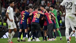 В Испания полудяха по секси съдийка + СНИМКИ