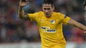 АПОЕЛ и Живко Миланов отпаднаха от Шампионската лига