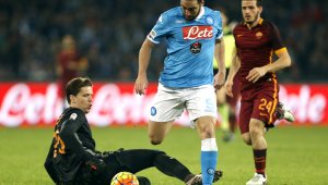 Шчесни остава още един сезон в Рома 