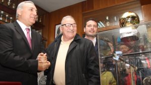 Стоичков изригна с много емоционален поздрав за юбилея на Пенев