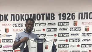 Франсе ще бъде "смърф" две години