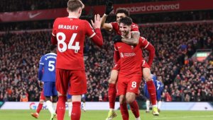 Ас на Ливърпул чака бебе от секси блондинка + СНИМКИ