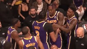 В Лейкърс едва не стигнаха до бой, замазаха скандала