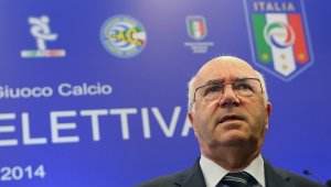 Италианският футбол потъва като Титаник