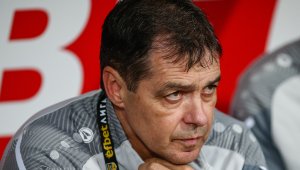 Хубчев хвърля Калоян Кръстев титуляр днес