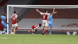 Арсенал удари "чуковете" с хитрост