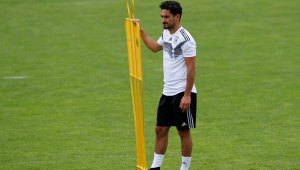 Гюндоган: Нямам намерение да ходя в Барселона