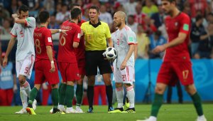 Gol.bg пита: Имаше ли дузпа за Португалия и фаул при гола на Испания? + ВИДЕО