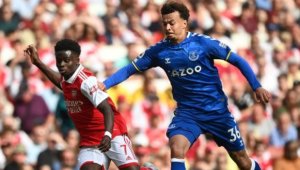 Деле Али остави супермодел и отиде на почивка с друга + СНИМКИ