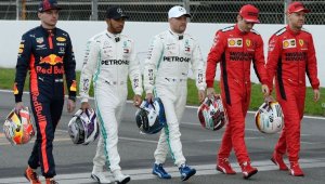 Мерцедес започна ударно на тестовете