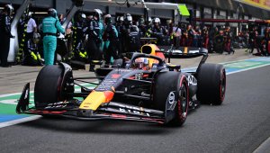 Макс пак без грешка, Макларън затвърди прогреса си