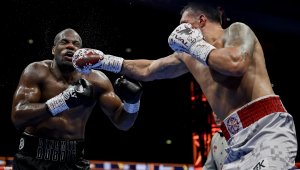 Няма кой да го бутне! Усик нокаутира Дубоа!