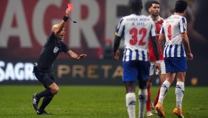 Съдия получи смъртни заплахи заради червени картони