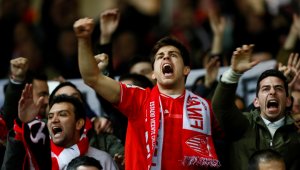 Юнайтед привлича млади фенове на "Олд Трафорд" с евтини билети