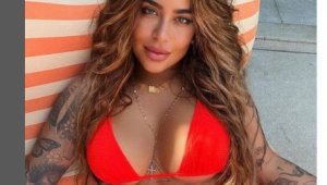 Сестрата на Неймар пръска сексапил на карнавала в Рио + СНИМКИ