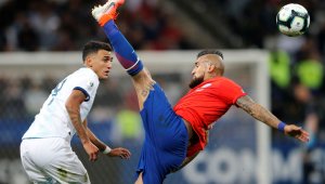 Барса, Интер или китайските пачки? Видал мисли за друго