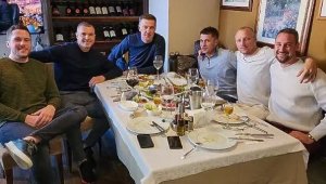 Валери Божинов на софра със Саша Илич и Кръстаич