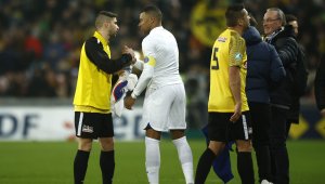 Мбапе мушна 5 на аматьори за Купата