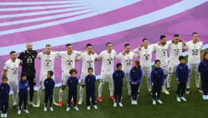 Сръбски национал налазил секси фенка на световното + СНИМКИ