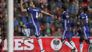 Челси печели титлата, когато е лидер по Коледа