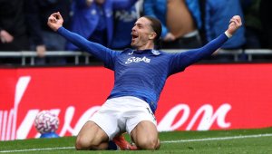 Странен гол на Джак Грийлиш спря серията на Палас