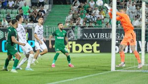 Петев с две дилеми преди ключовия мач с Олимпия