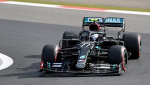 Ботас спечели здравата битка с Люис и Макс и грабна полпозицията