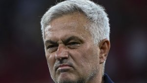 Пачките от Саудитска Арабия изкушават и Жозе Моуриньо