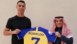 Тайна клауза праща Роналдо под наем в  Нюкасъл, за да играе в Шампионската лига