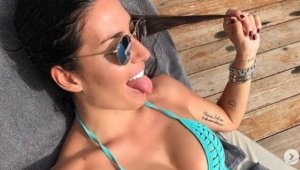 Шеметната Грегорачи пръска сексапил на плажа с новото си гадже + СНИМКИ