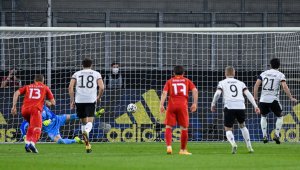 Гюндоган плюе германците след падението