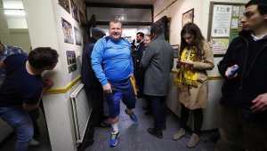 Жалко! 140-килограмовият лакомник Уейн Шоу напусна Сътън