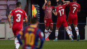 Срам и резил за Барса! Средняк свали Меси и компания от върха