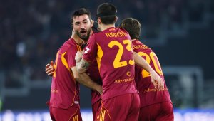 Рома смачка 3:0 Кремонезе и излезе трети